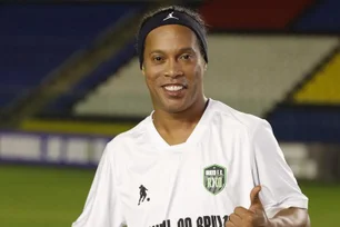 Imagem referente à matéria: Showman do futebol: Ronaldinho Gaúcho, agora, vai desfilar em bloco de Carnaval