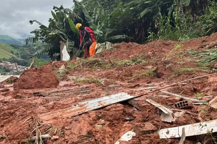 Deslizamentos de terra: cinco mortos e três desaparecidos em Ipatinga. (Reprodução)