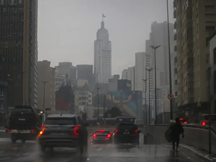 São Paulo (SP), 16/01/2025 - Forte chuva no centro de São Paulo no final da tarde. Foto: Paulo Pinto/Agência Brasil (Paulo Pinto/Agência Brasil)