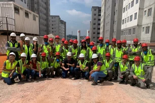 Imagem referente à matéria: Tenda alcança meta de 10% de força de trabalho composta por refugiados antes do previsto