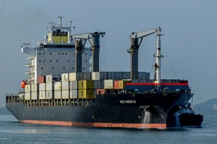 Canal do Panamá planeja licitação de portos antes de acordo com BlackRock e MSC