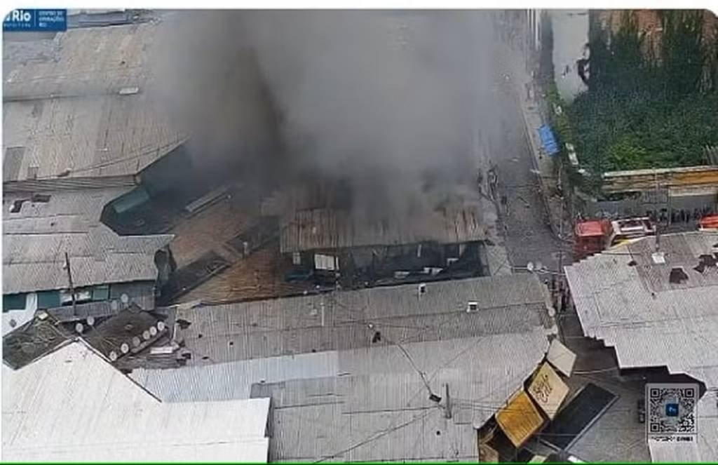 Incêndio atinge camelódromo da Uruguaiana, no Centro do Rio