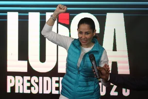 Quem é Luisa González, pupila de Correa que surpreendeu e chegou ao segundo turno no Equador