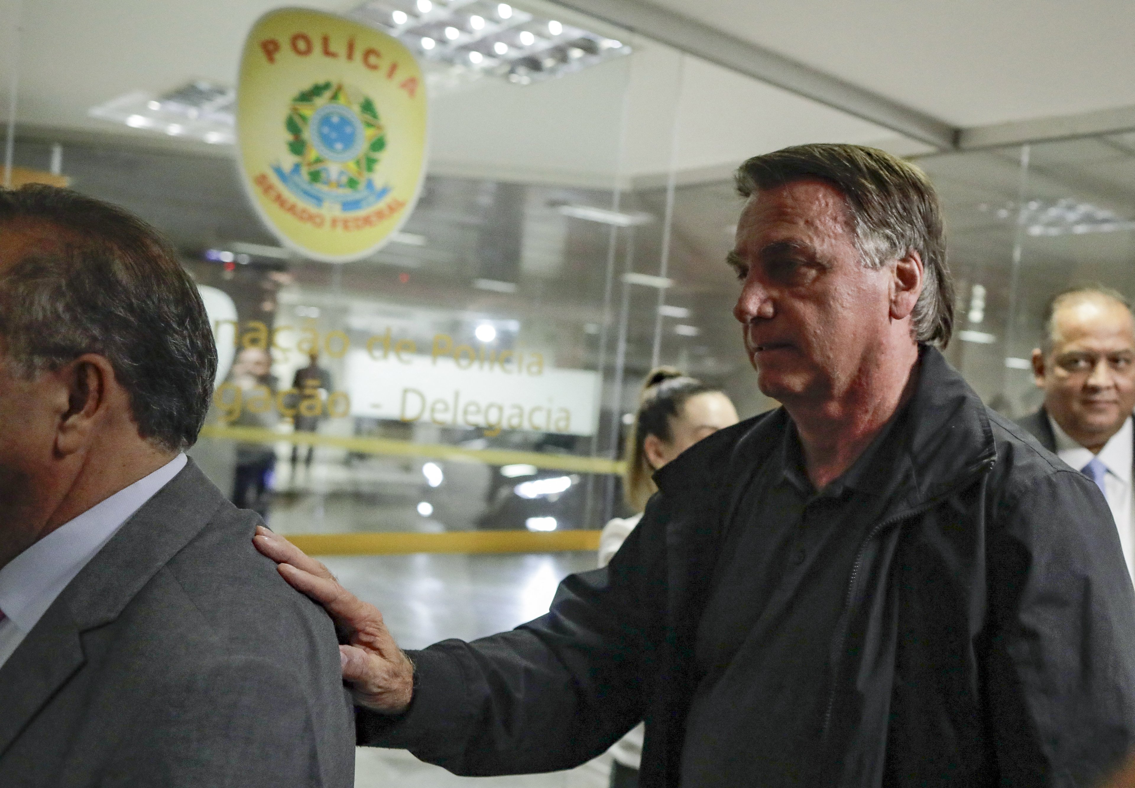 Abin Paralela: PF vê responsabilidade criminal de Bolsonaro, mas não indicia ex-presidente; entenda