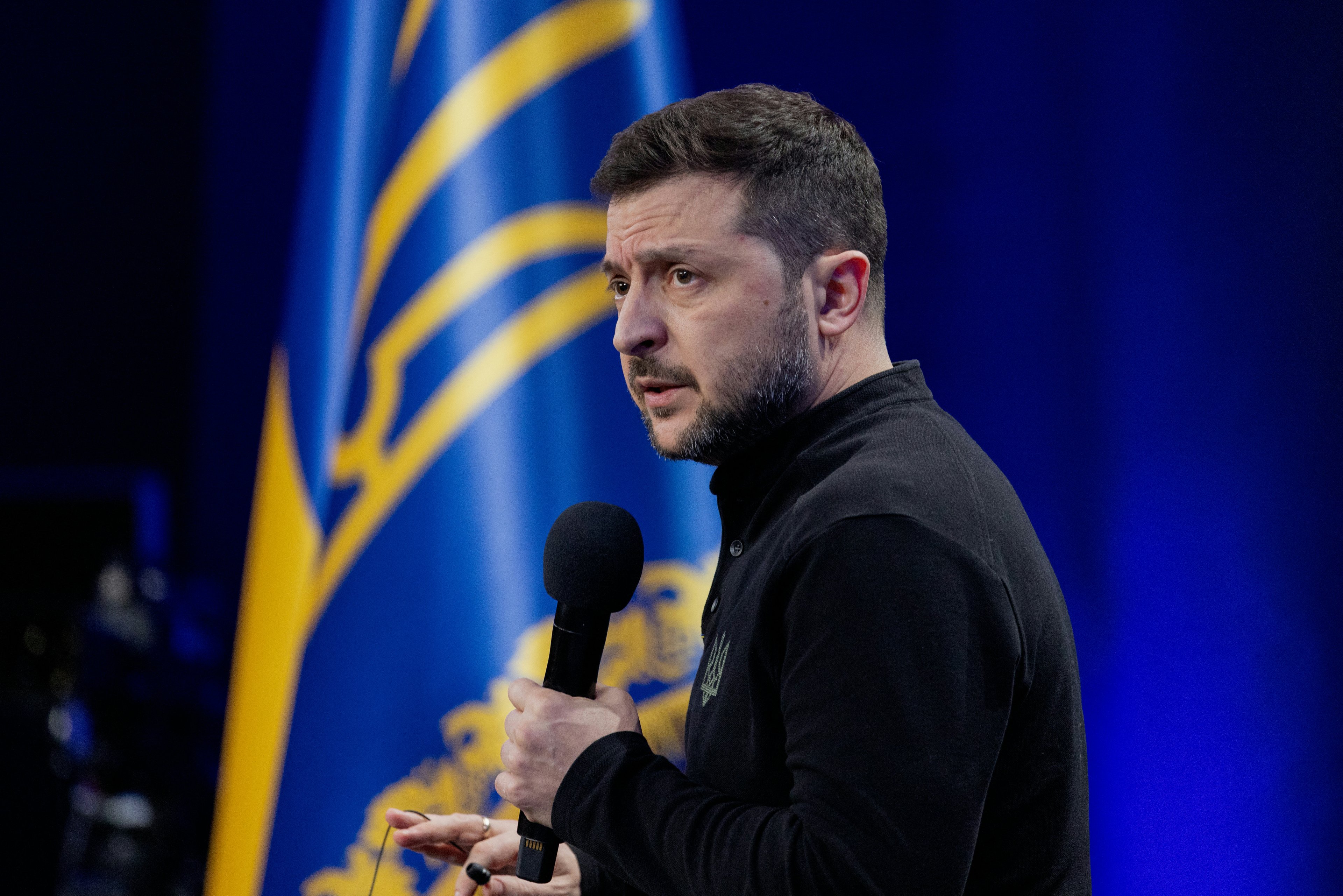 Guerra na Ucrânia completa três anos e Zelensky elogia 'heroísmo' da população