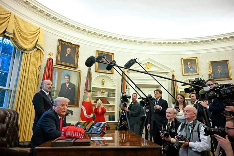 O presidente dos EUA, Donald Trump, fala à imprensa (Foto de Jim WATSON / AFP) (Jim WATSON/AFP)