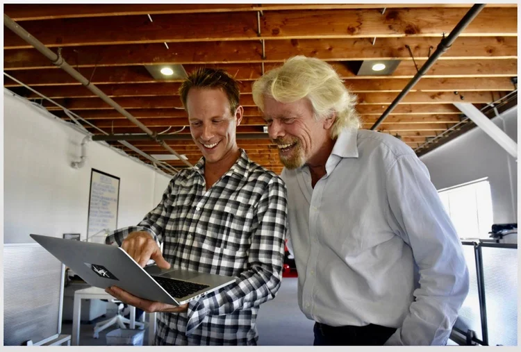 Jason Felts e Richard Branson (Hollywood Virgin/Reprodução)