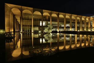 Imagem referente à matéria: Itamaraty intensifica atendimento a brasileiros em busca de regularizar situação nos EUA