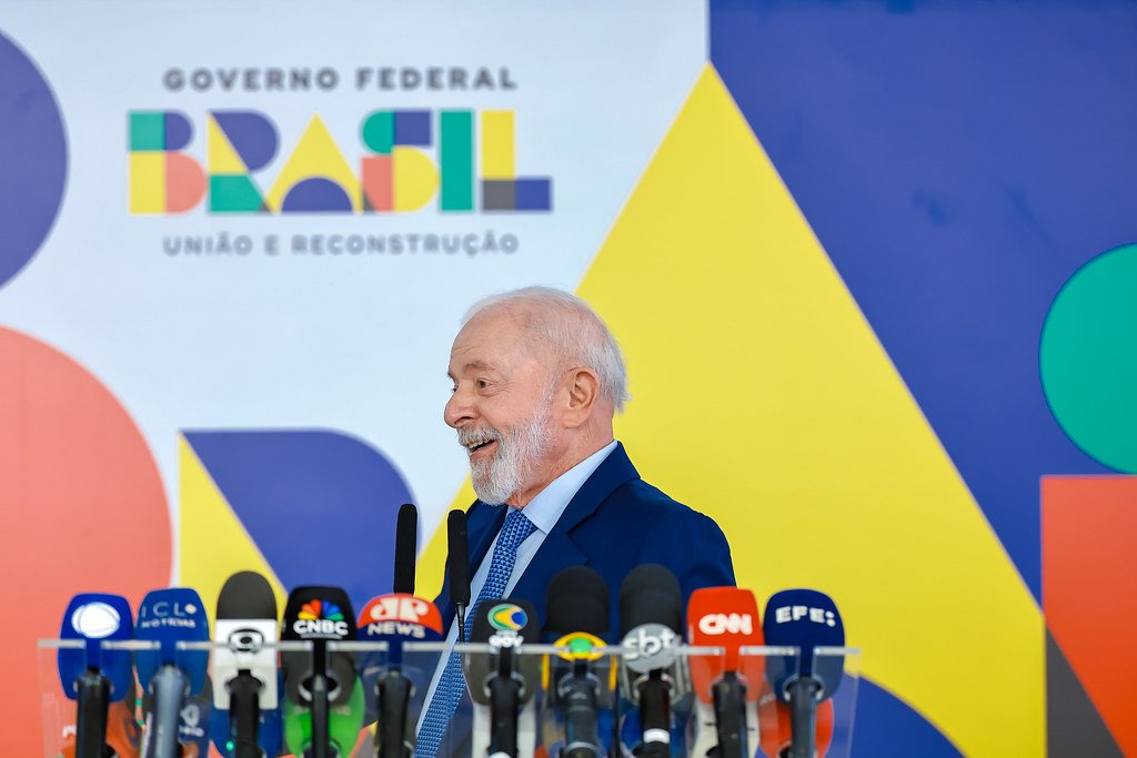 Governo Lula é bom e ótimo para 28,7% e ruim e péssimo para 44%, diz pesquisa CNT