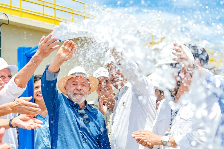 Presidente da República, Luiz Inácio Lula da Silva, em visita à Estação de Tratamento de Água de Paramirim, na Bahia, em fevereiro de 2025 (Ricardo Stuckert/PR/Divulgação)