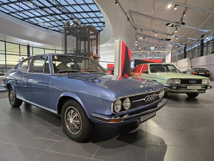 Audi 100: produção começou em 1968 e foi até 1994. (Divulgação)