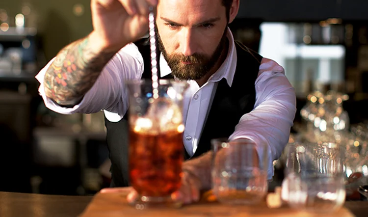 Dia do bartender: profissionais são celebrados por suas suas competências e expertises (Diageo/Divulgação)