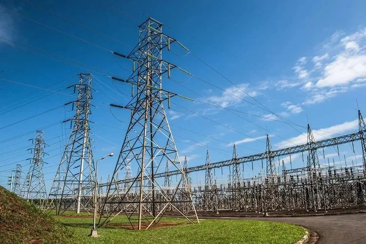 Na primeira quinzena de fevereiro o Brasil exportou 1.093 Megawatt-médios (MWmédios) para a Argentina e o Uruguai, volume que equivale a toda geração termelétrica da região Sul no mesmo dia