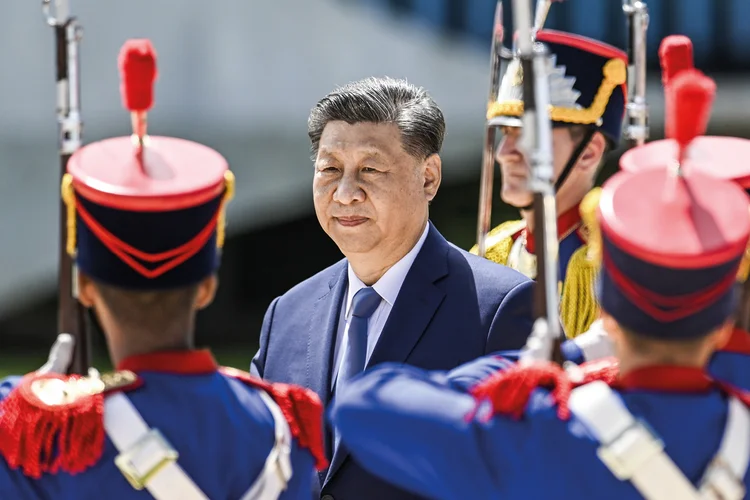 China: país afirma que tem margem para reduzir os custos de empréstimos e as exigências de reservas para os bancos, caso necessário, para proteger sua economia contra as novas tarifas de Donald Trump (Mateus Bonomi/Anadolu/Getty Images)