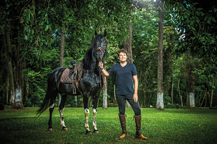 Cavalgadas pelo mundo: o executivo de origem espanhola  fez viagens a cavalo nos cinco países em que viveu (Leandro Fonseca/Exame)