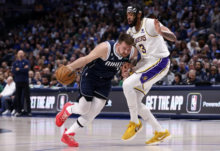 Troca de jogadores chocou o mundo da NBA (Getty Images)