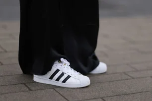 Imagem referente à matéria: Adidas Superstar premium: marca lança nova linha de luxo A-Type