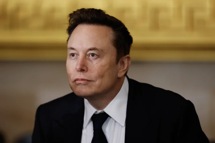 Elon Musk: resistência no governo Trump à sua diretriz sobre e-mails de funcionários federais (Chip Somodevilla/Getty Images)