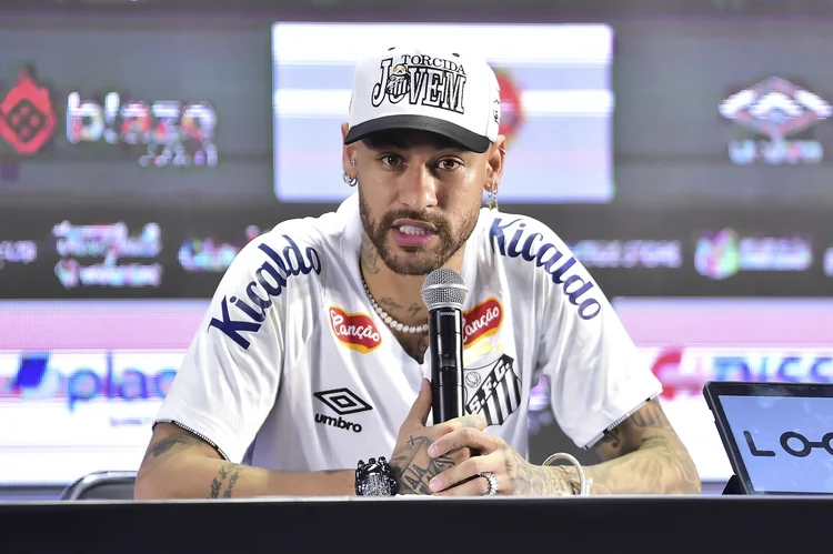 Neymar: jogador brasileiro deixou Al Hilal e voltou ao Santos (Mauro Horita/Getty Images)