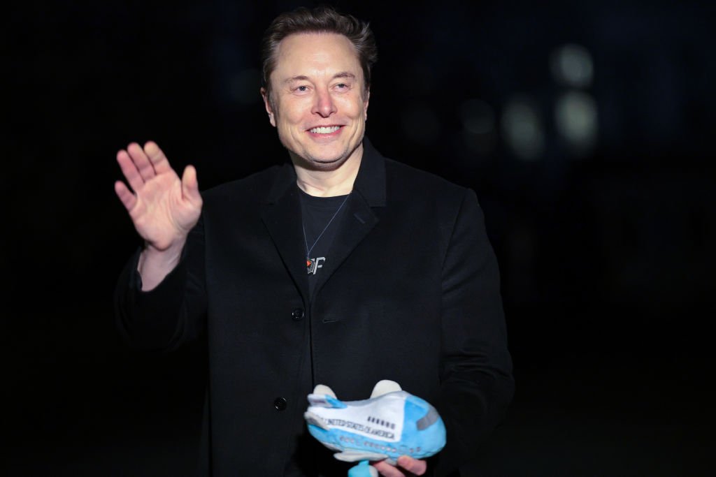 Elon Musk já perdeu US$ 52 bilhões em 2025, mas segue como homem mais rico do mundo