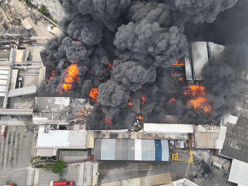 Incêndio atinge fábrica de óleo da Moove no Rio de Janeiro