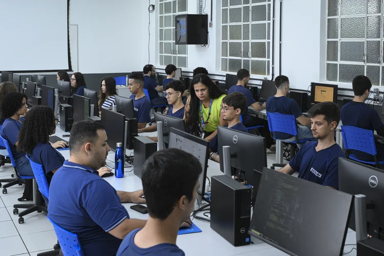 Além de capacitar profissionais para tecnologia e eletricidade, a Energisa aposta na educação como um motor de mobilidade social e desenvolvimento para Minas Gerais. Foto: Pedro Vilela / Agencia i7