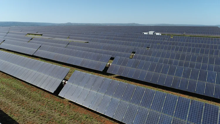 Em abril de 2023, o Conjunto Fotovoltaico Paracatu (MG) foi danificado por uma forte tempestade que dificultou a reciclagem dos painéis (ENGIE Brasil Energia/Divulgação)