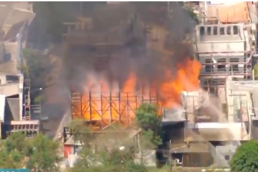 Incêndio atinge Estúdios Globo e novela tem cidade cenográfica destruída; veja vídeo