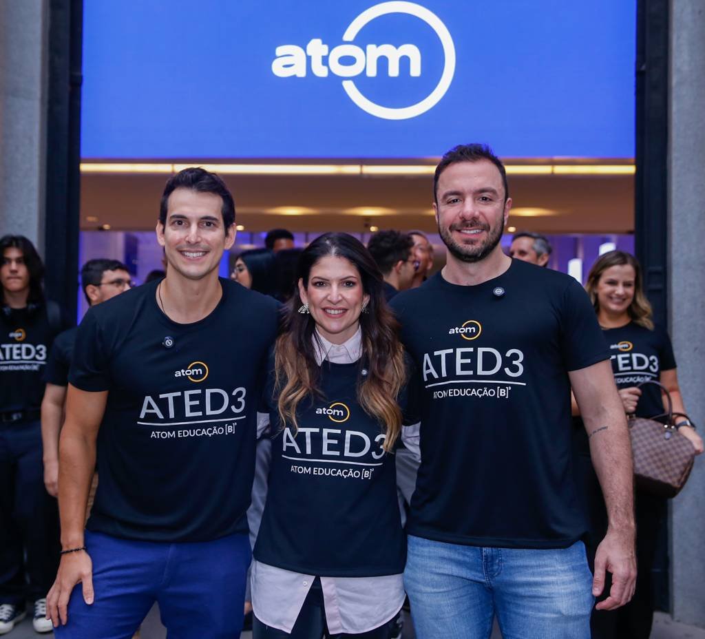 Atom Educacional celebra 10 anos e lança mesa proprietária de Bitcoin na B3