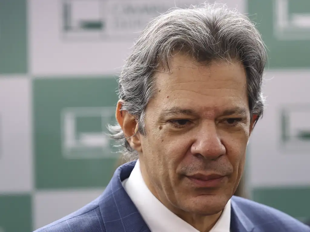 Haddad diz que consignado privado pelo eSocial terá juro "menos da metade" do que se paga hoje