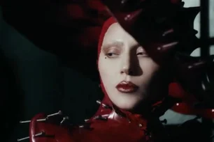 Imagem referente à matéria: Lady Gaga surpreende ao lançar clipe 'Abracadabra' no Grammy Awards; veja vídeo