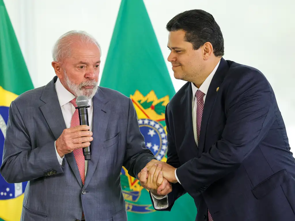 Lula e Alcolumbre inauguram obras no Amapá nesta quinta