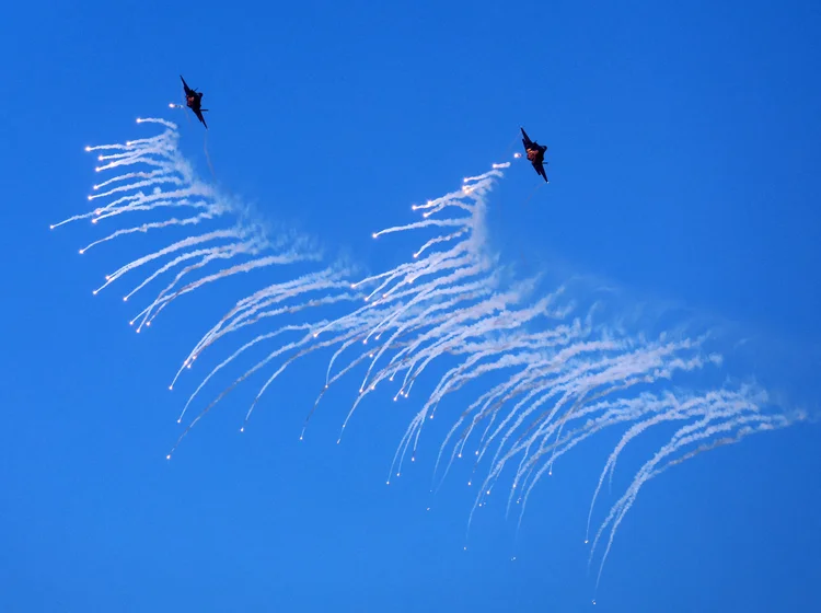 Aviões militares da Coreia do Sul durante exercício conjunto com tropas dos Estados Unidos em Pocheon, norte do país, em 6 de março de 2025 (YONHAP / AFP)