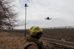 Imagem referente à matéria: Ucrânia ataca Rússia com centenas de drones em meio a discussões sobre cessar-fogo