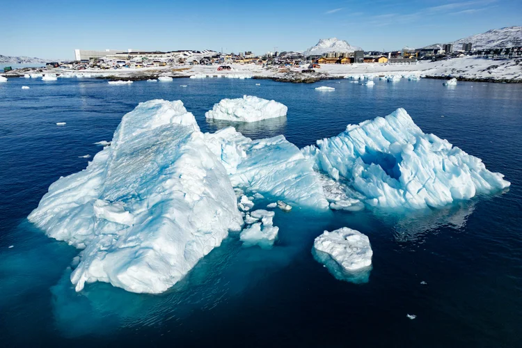 Iceberg perto de Nuuk, na Groenlândia (Odd Andersen/AFP)