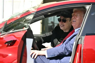 Trump diz a Musk que ele pode ficar pelo tempo que quiser