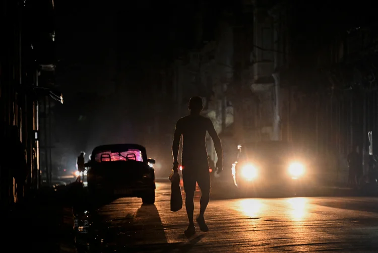 A falha aconteceu na subestação de Diezmero, na região de Havana, segundo o ministério (YAMIL LAGE / AFP/AFP Photo)