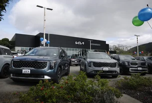 Kia dá 'cheiro de gasolina' de brinde para quem comprar carro elétrico
