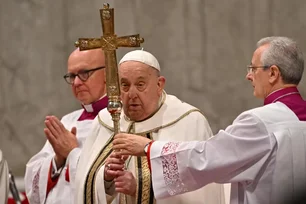 Imagem referente à matéria: Saiba o que é Angelus, oração tradicional no Vaticano, que marcará retorno de Papa Francisco