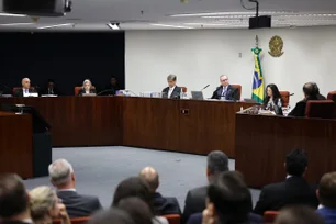 Imagem referente à matéria: Ministros rejeitam pedido para levar julgamento de Bolsonaro ao Plenário e caso segue na 1ª Turma