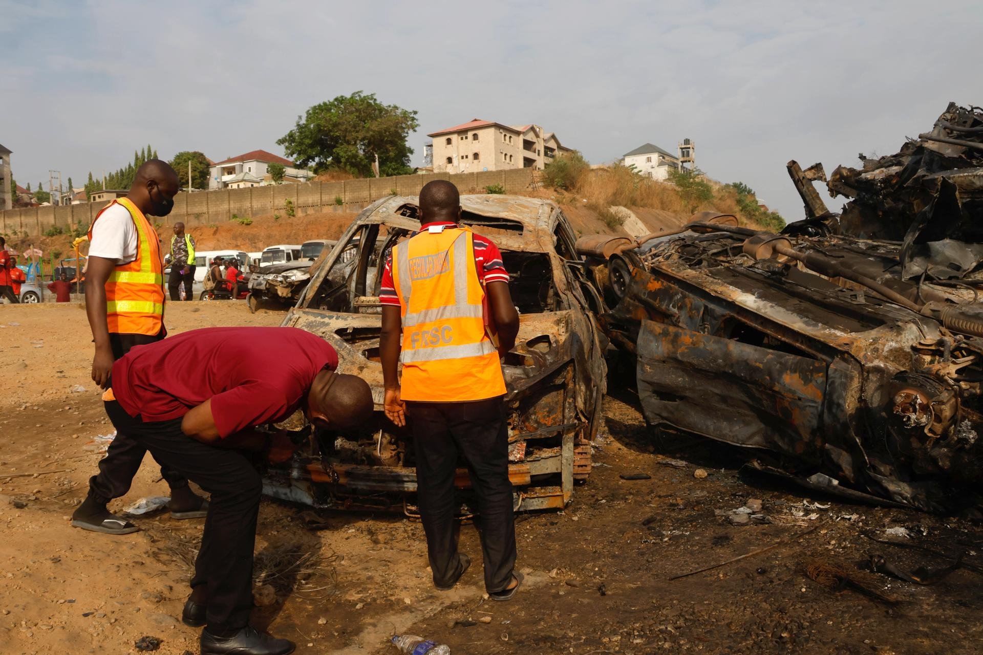 Explosão de caminhão-tanque com gás natural deixa 10 mortos e 30 feridos na Nigéria