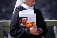Imagem referente à notícia: 7 mulheres que quebraram barreiras seculares no Vaticano de Francisco