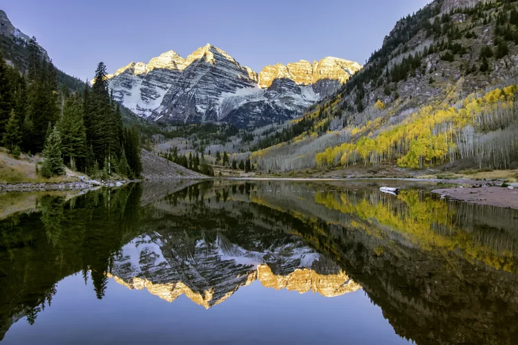 Maroon Bells: formação natural perto de Aspen, Colorado. (Steve Whiston - Fallen Log Photography/Divulgação)