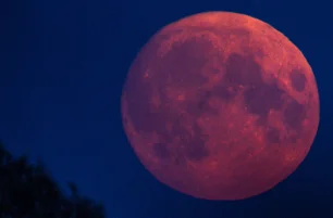 Imagem referente à matéria: Lua de Sangue: saiba o melhor horário para assistir ao eclipse lunar total na sua região