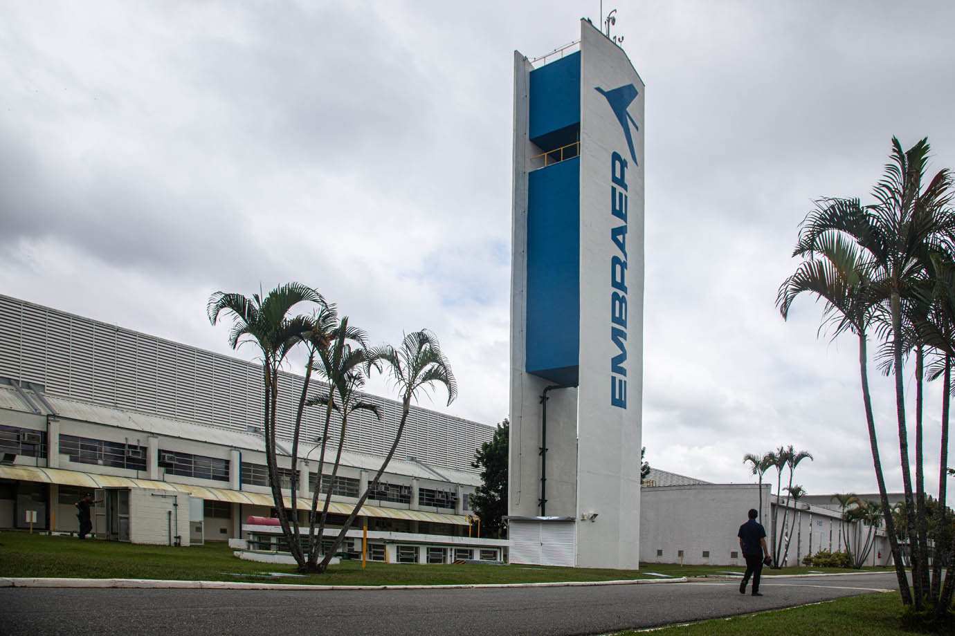 Prédio na Fábrica da Embraer em São Jose dos Campos - SP projetado por Oscar Niemeyer

Foto: Leandro Fonseca
Data: 17/03/2025