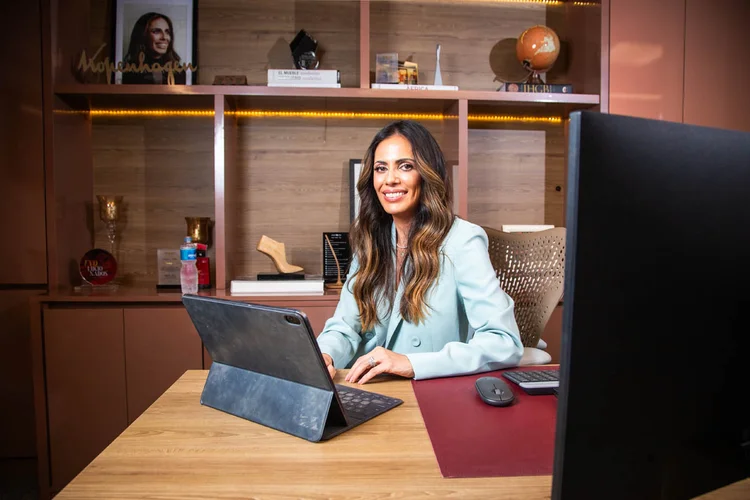 Renata Vichi, CEO do Grupo CRM: “Sempre fui muito disciplinada e produtiva, mas aprendi a viver com mais flexibilidade. Um executivo precisa estar preparado para a maratona, não só para o sprint” (Leandro Fonseca/Exame)