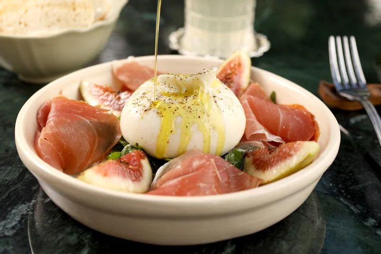 Marena Cucina: são vendidas a cada dia cerca de 90 unidades da burrata de produção própria (Daniel Cancini/Divulgação)