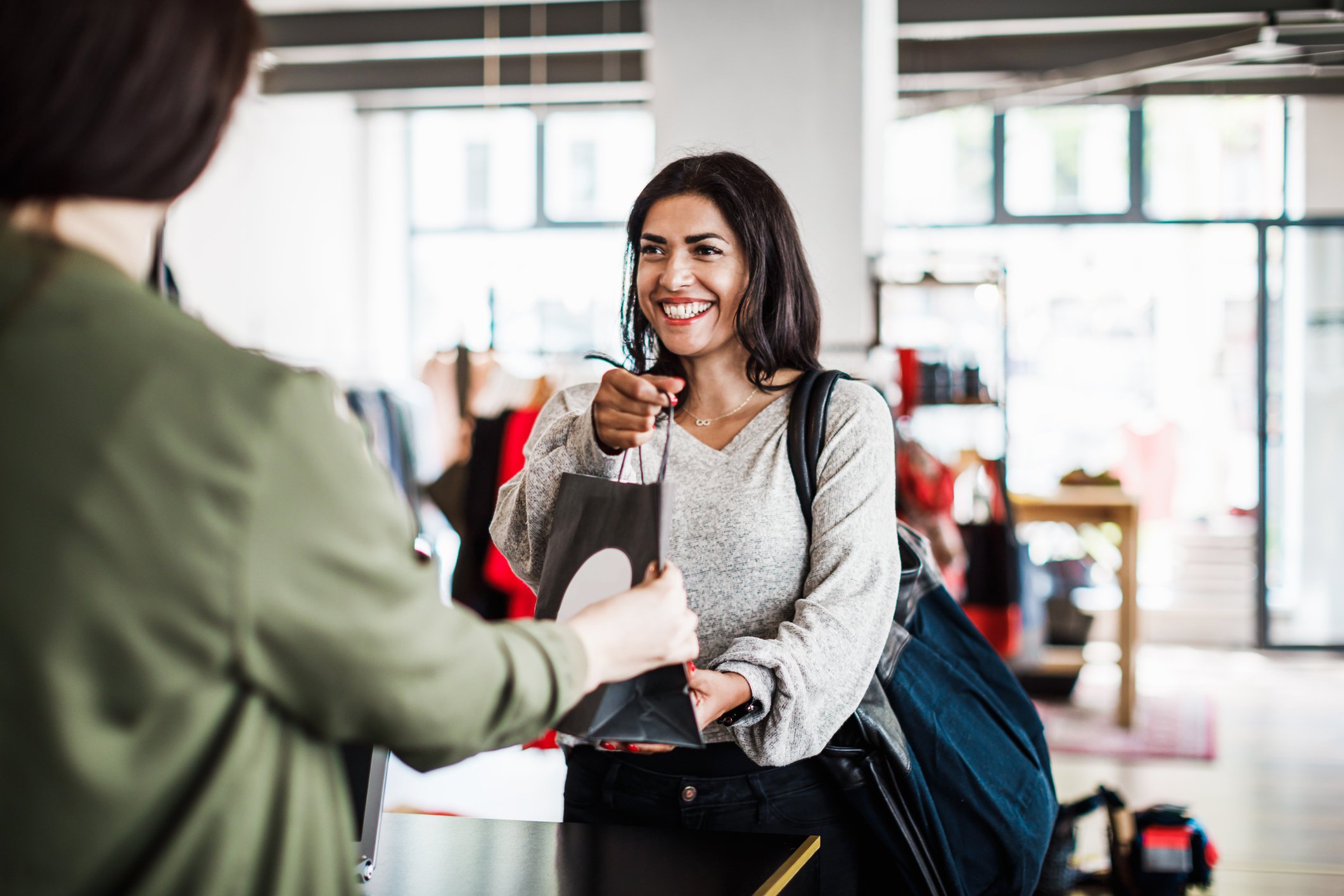 Dia do Consumidor: 25 frases para enviar aos clientes para comemorar a data