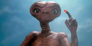 E.T milionário: modelo original do filme de Spielberg é leiloado; lances podem chegar a US$ 1 milhão