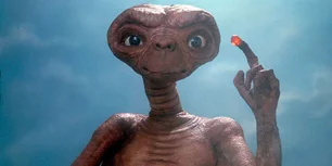 Imagem referente à matéria: E.T milionário: modelo original do filme de Spielberg é leiloado; lances podem chegar a US$ 1 milhão